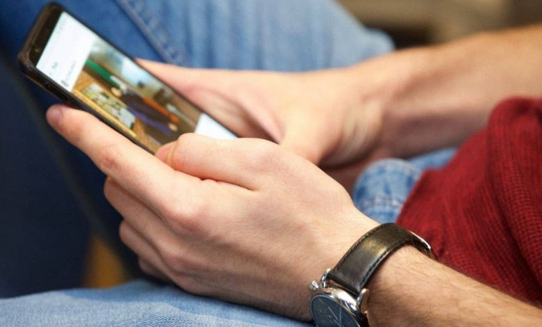 A man using website in mobile