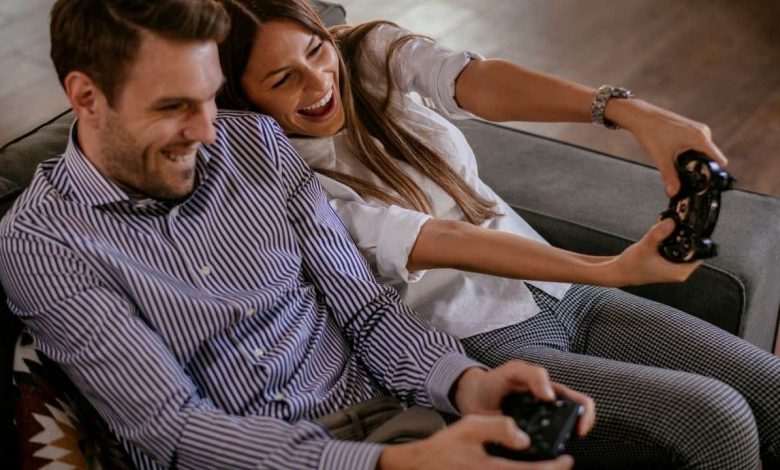 couple playing video game