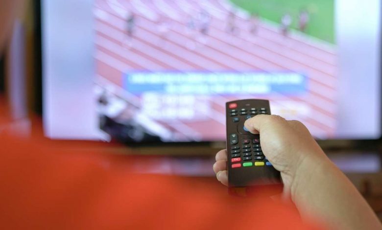 watching sports on tv