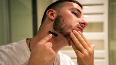 a guy detailing his beard