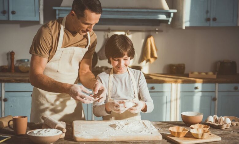 dad teaching child