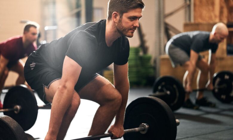 guys doing deadlift