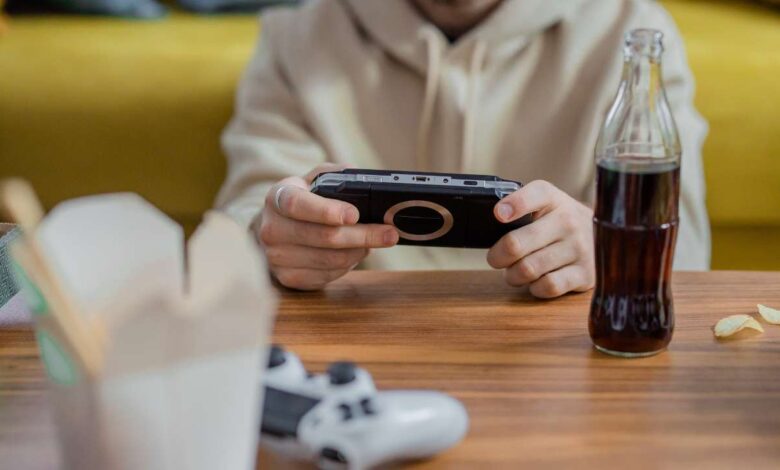 A guy using PSP