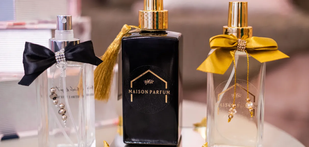 luxury perfume bottles gift display
